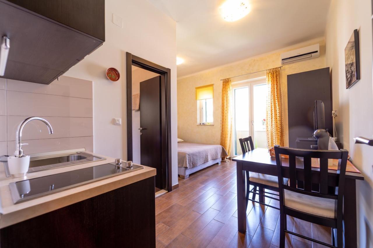 Apartments Naja Сплит Екстериор снимка